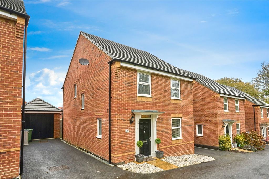 Property photo 1 of 23 Front &amp; Driveway