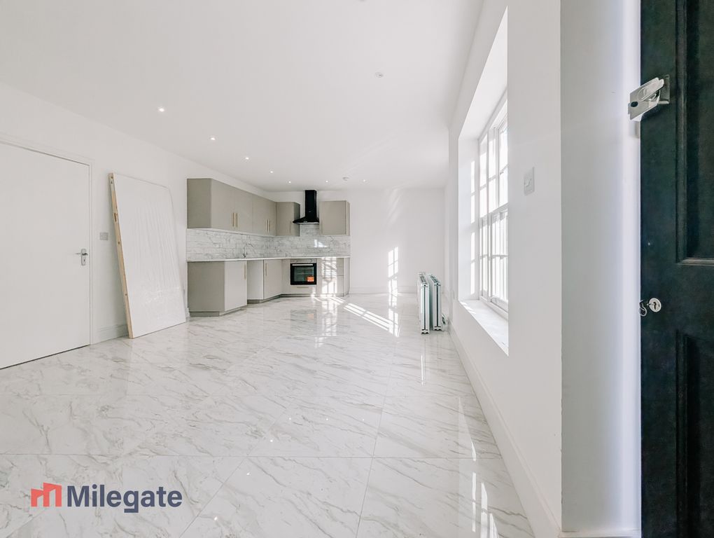 Property photo 3 of 10 Photo 3