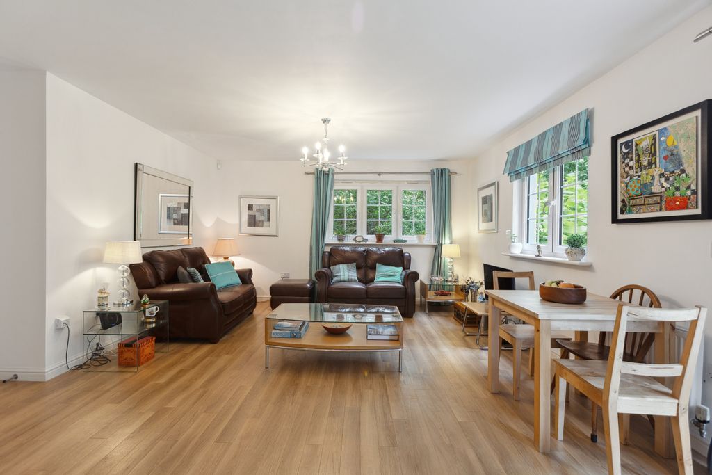 Property photo 3 of 21