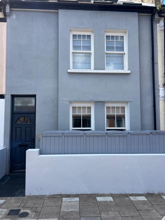 Property photo 2 of 11