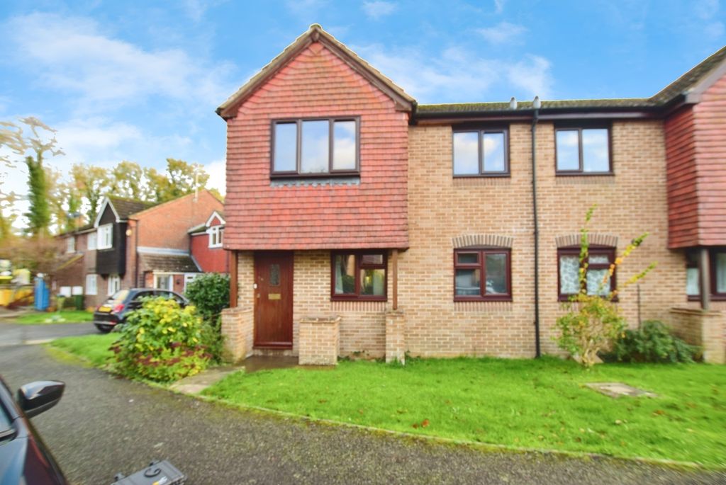 Property photo 1 of 8 Front