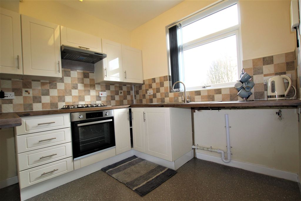 Property photo 2 of 25