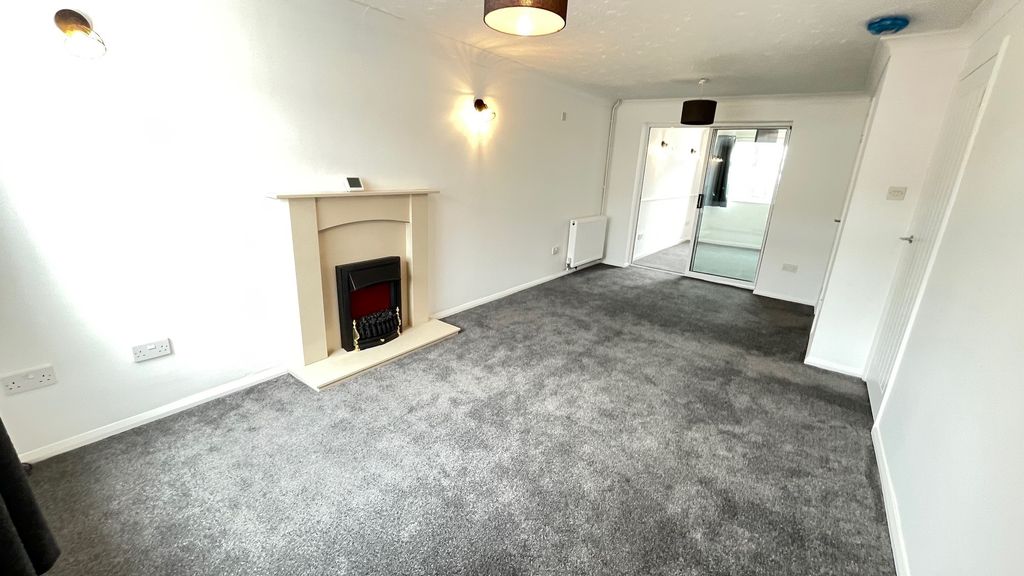 Property photo 2 of 18 Living Room 1