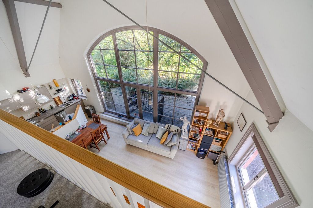 Property photo 3 of 17 Picture No. 11