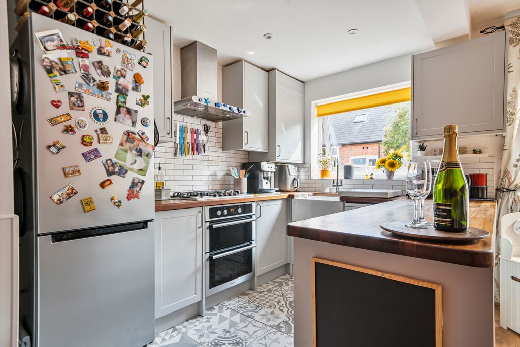 Property photo 2 of 25 1333724-18-689A19...