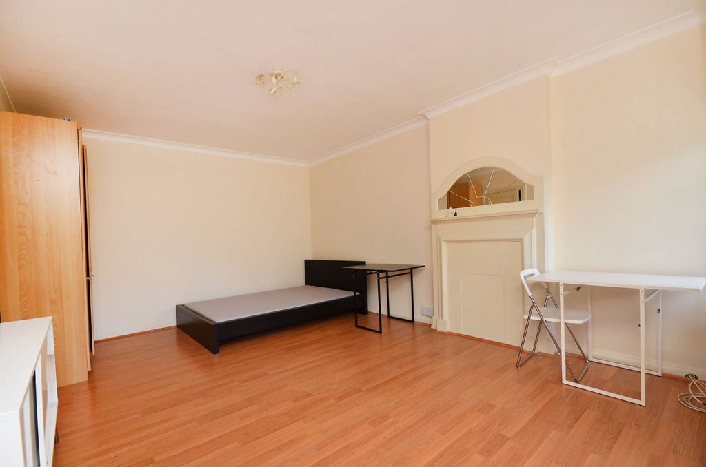 Property photo 3 of 4