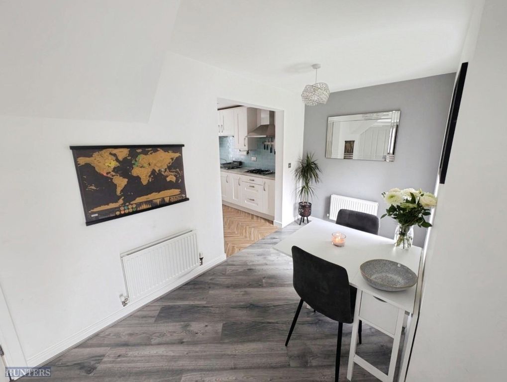 Property photo 3 of 18 Dining/Living Space