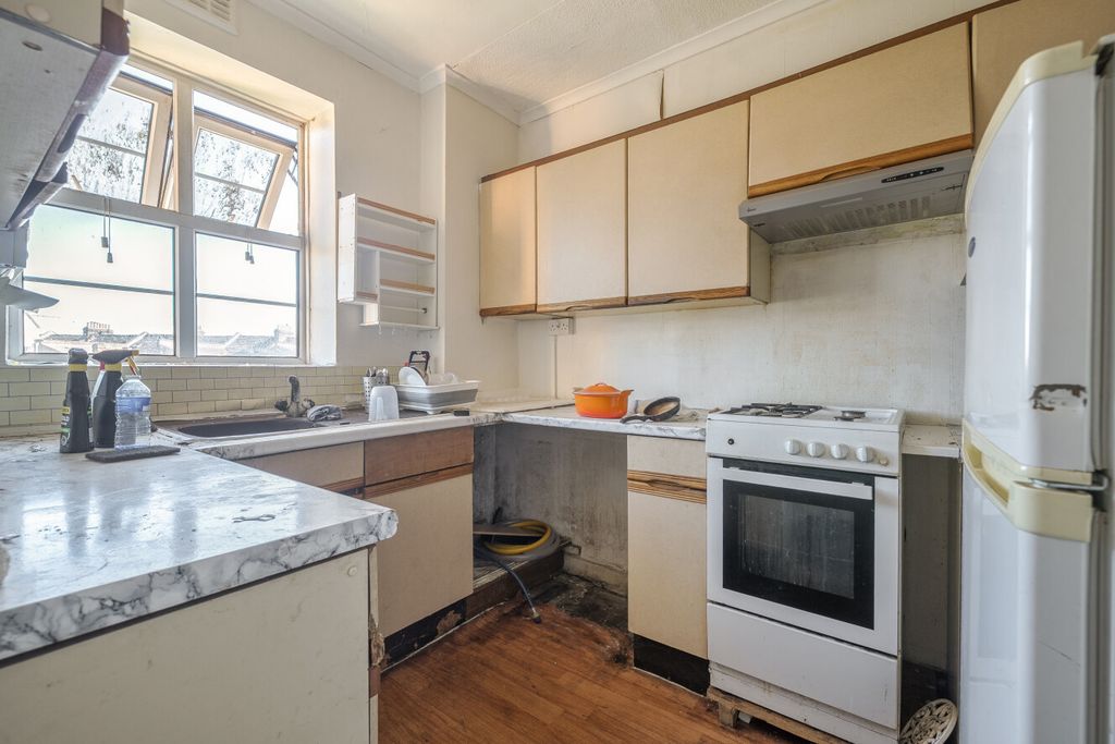 Property photo 3 of 8 1530007-8-6Ac38E7...
