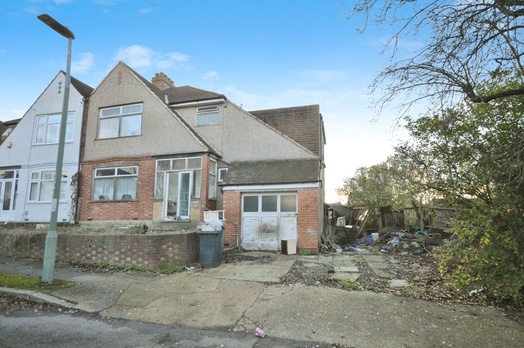 Property photo 1 of 15 Front