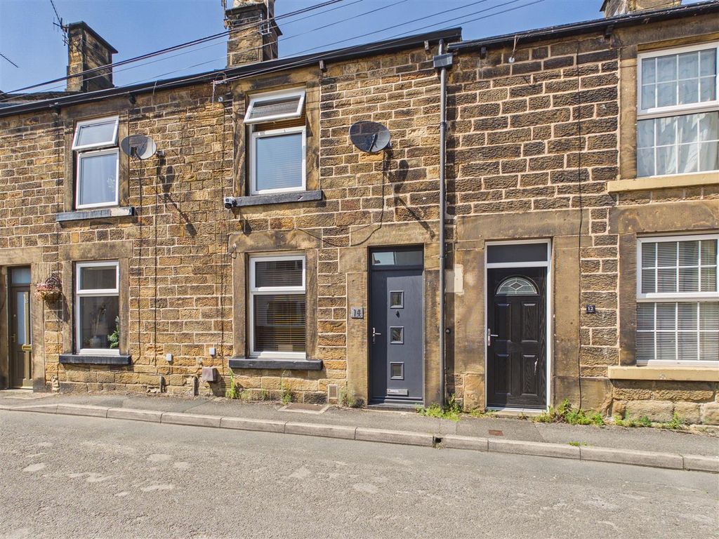 Property photo 1 of 12 Cam05476G0-Pr0245-Still015.Jpg