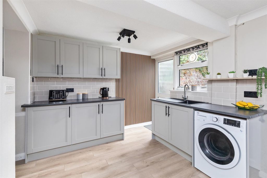 Property photo 1 of 10 Dewe Road-5.Jpg