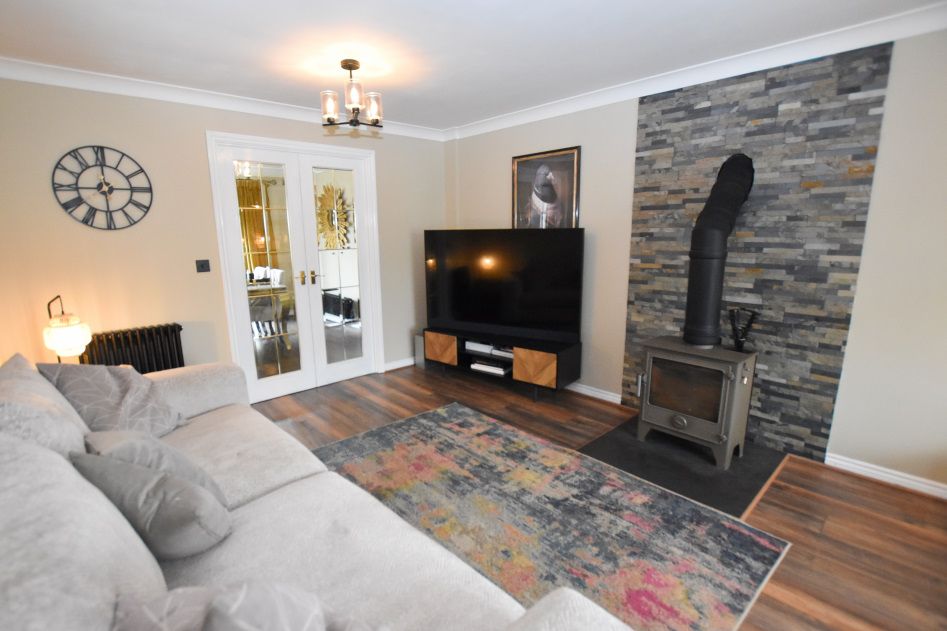 Property photo 2 of 29 Lounge 1