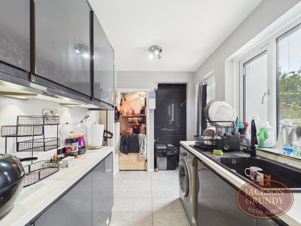Property photo 3 of 15 Cambria Crescent