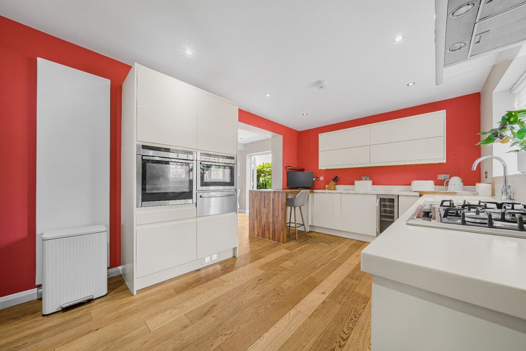 Property photo 2 of 24 4806922