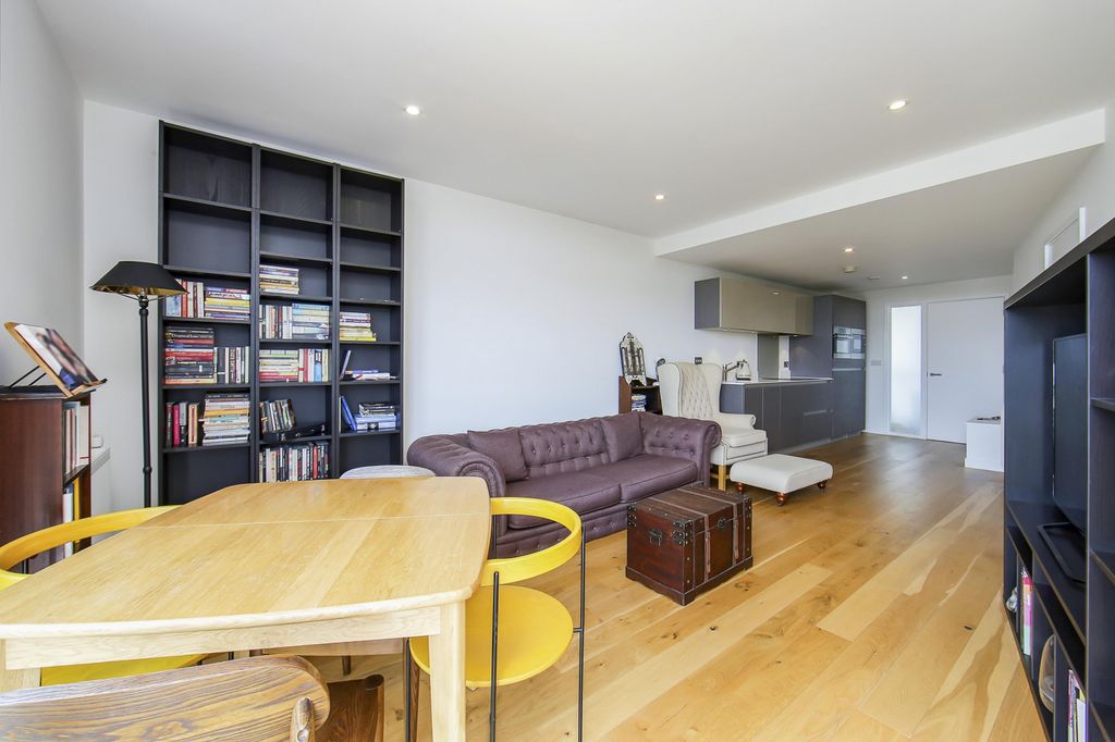 Property photo 1 of 12 2 Bed 2 Bath Flat