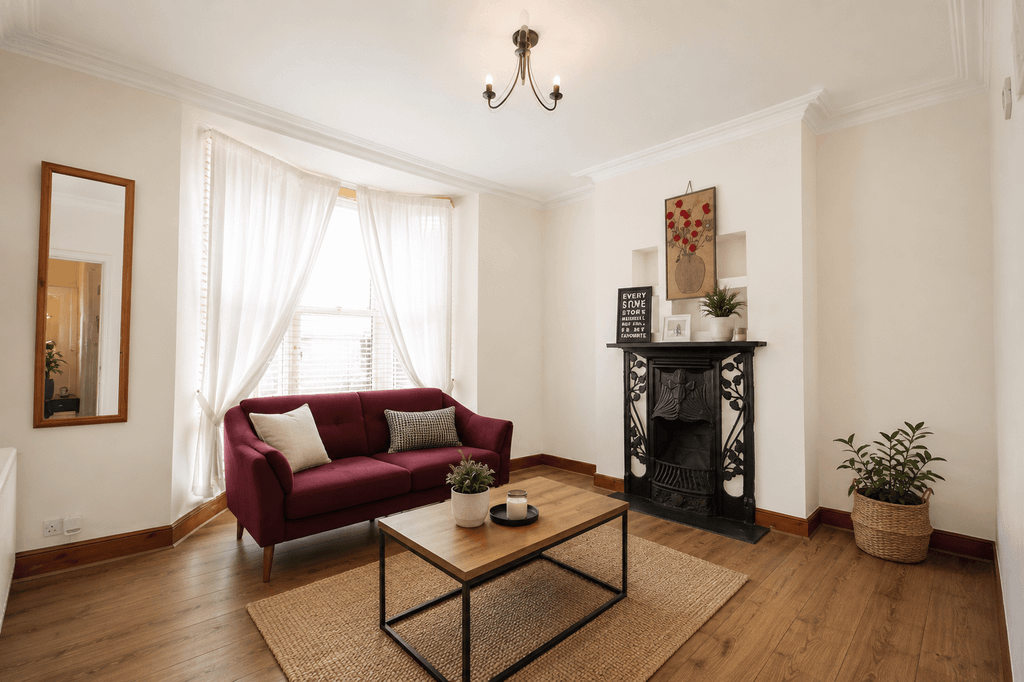 Property photo 1 of 6 Herga Road, Harrow, Middlesex Ha3