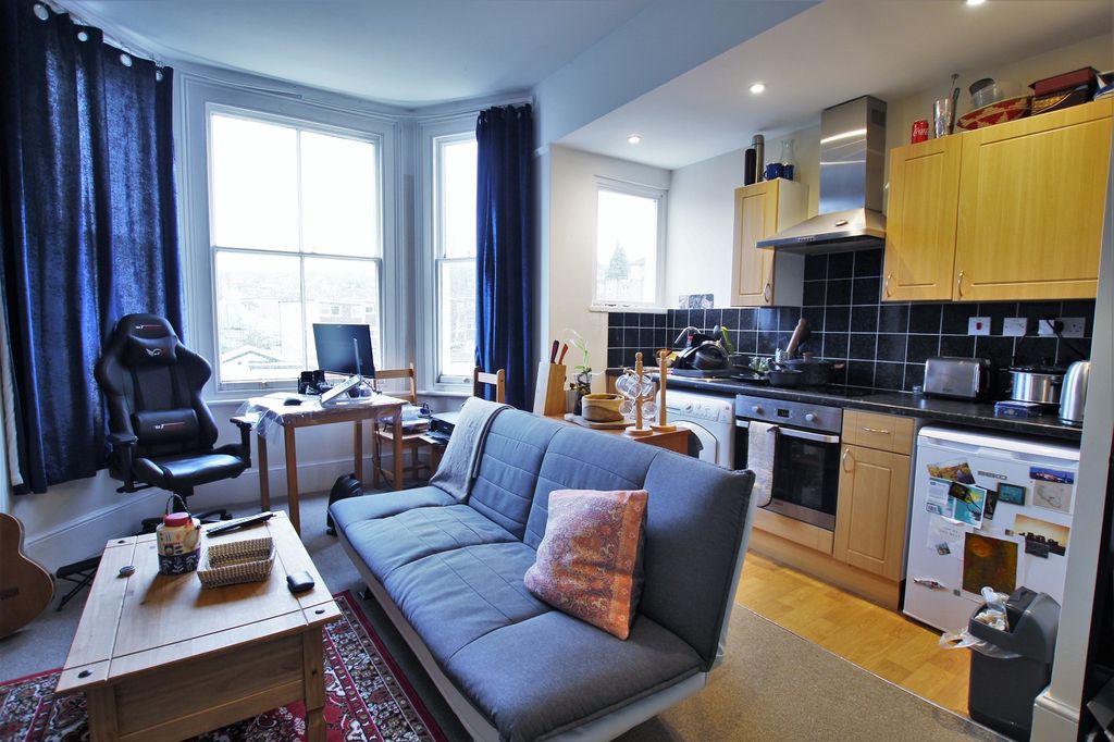 Property photo 3 of 5