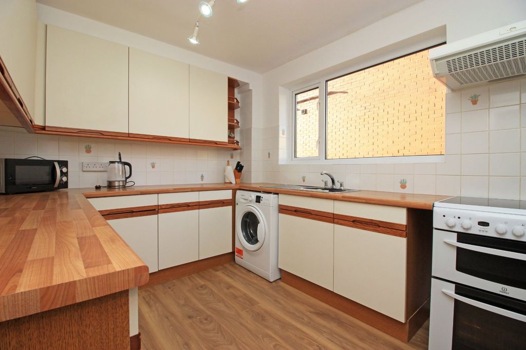 Property photo 2 of 5 Picture 2