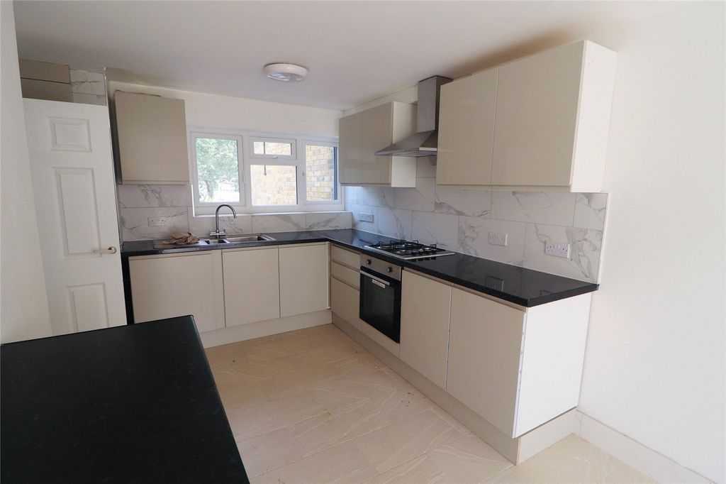 Property photo 2 of 10 Picture No. 02
