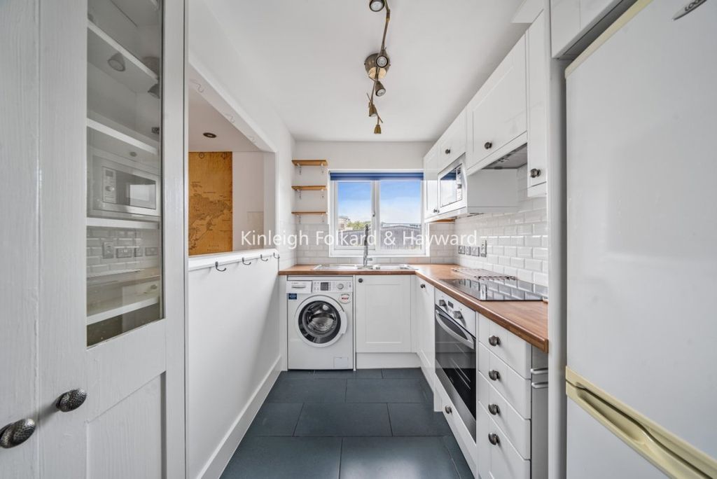Property photo 2 of 7 93995d8c-Cebc-4539-8