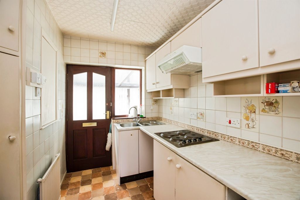Property photo 3 of 18