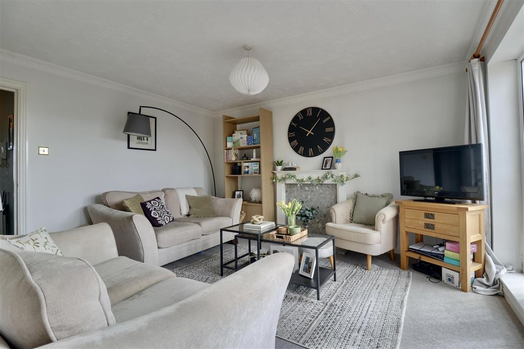 Property photo 2 of 15 942C9776-E103-41C0-8D1F-Faaa67B9E3B6_1_201_A.Jpeg