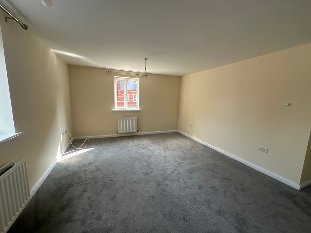 Property photo 2 of 6 Living Room
