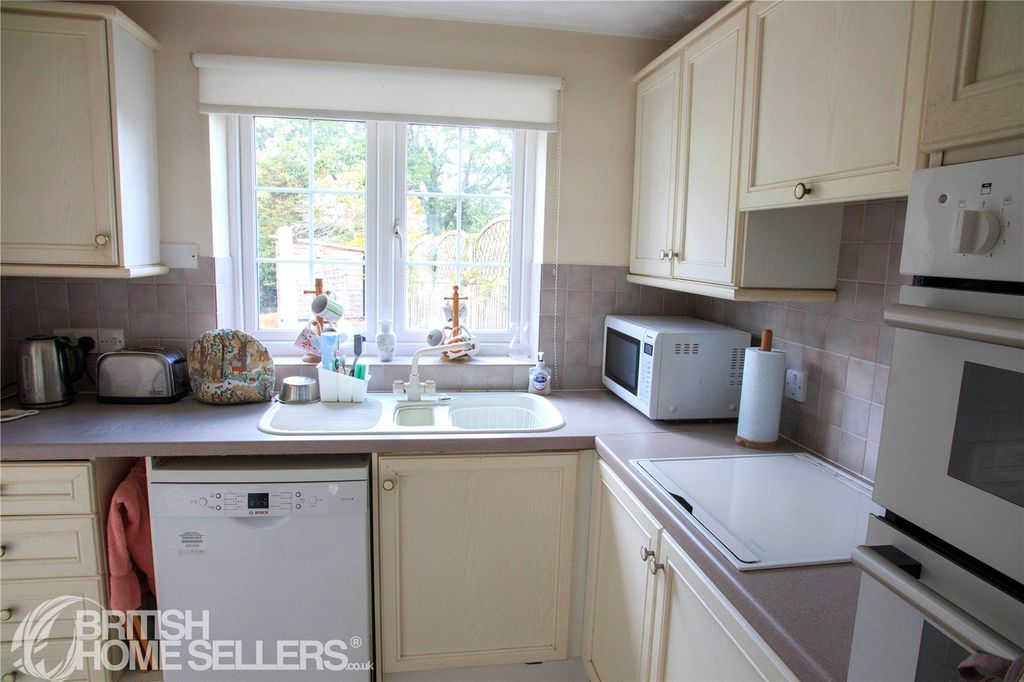 Property photo 2 of 16 Picture No. 14