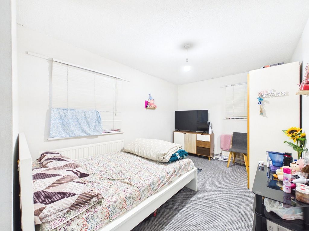 Property photo 3 of 9