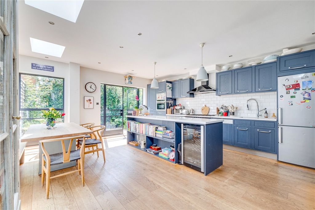 Property photo 1 of 11 Picture No. 01