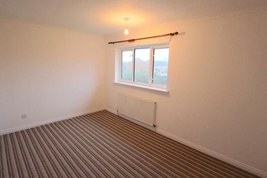 Property photo 2 of 5 Bedroom