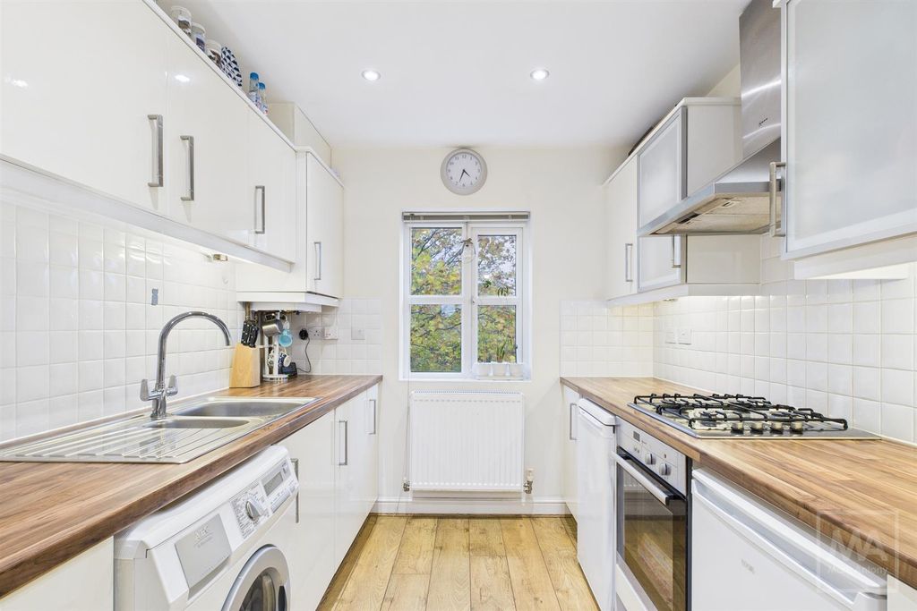 Property photo 3 of 16 Kitchen