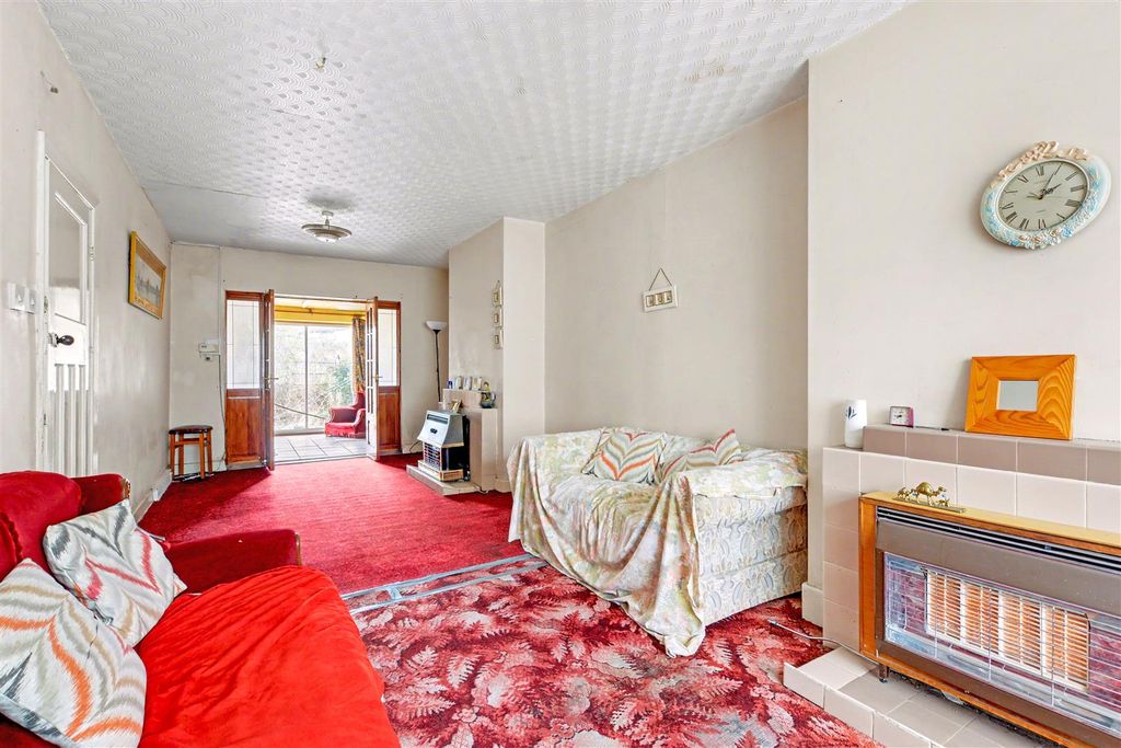 Property photo 3 of 12 Lounge_3.Jpeg