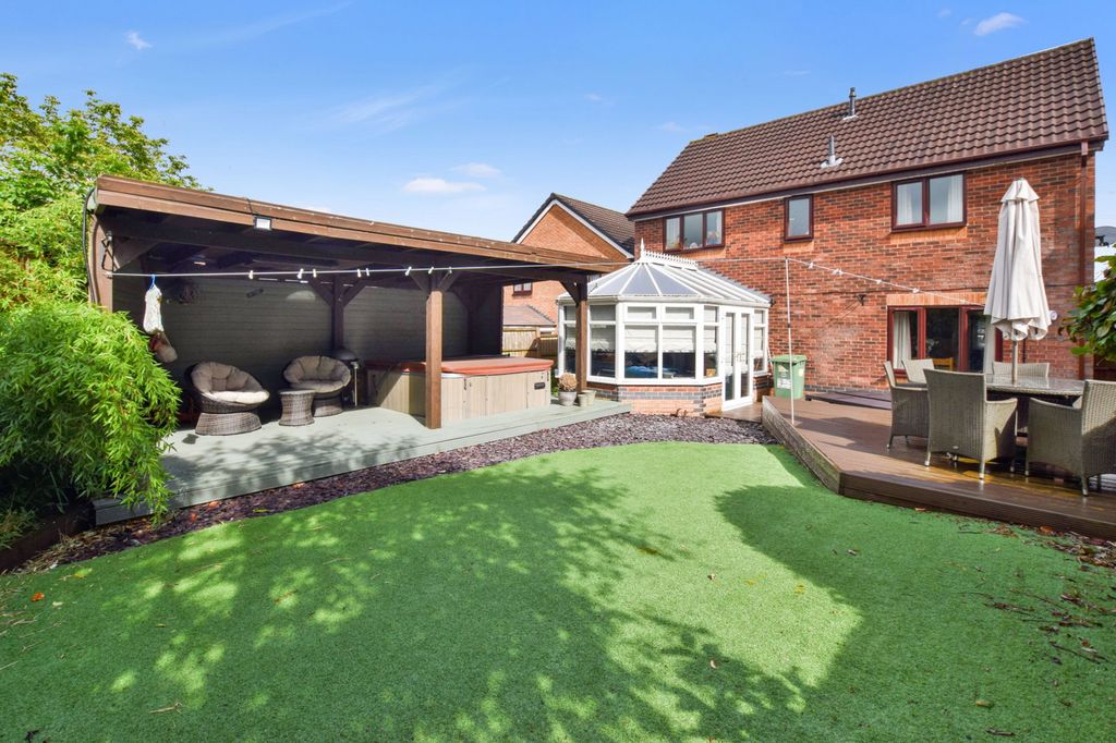Property photo 3 of 33