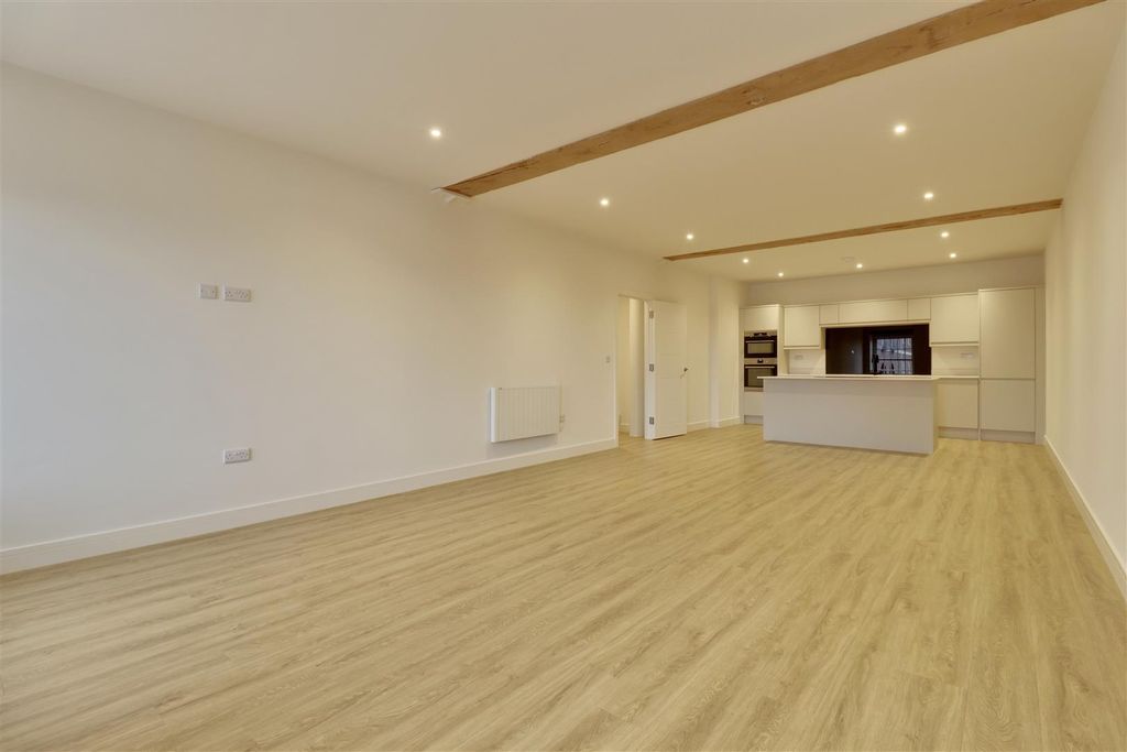 Property photo 2 of 18 Living Room