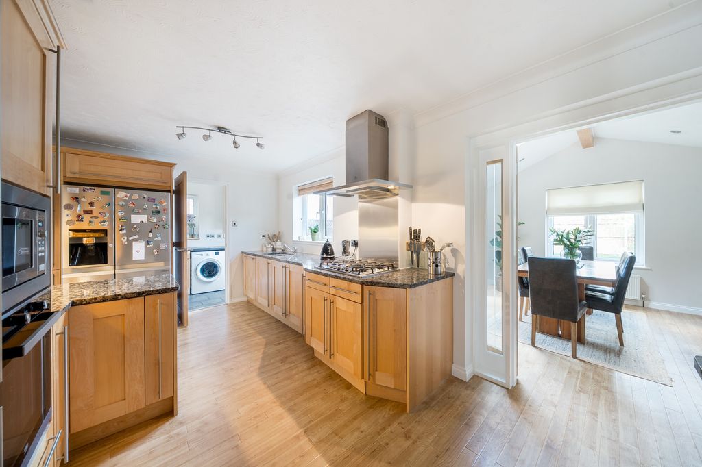 Property photo 3 of 15 Kitchen/Breakfast Room