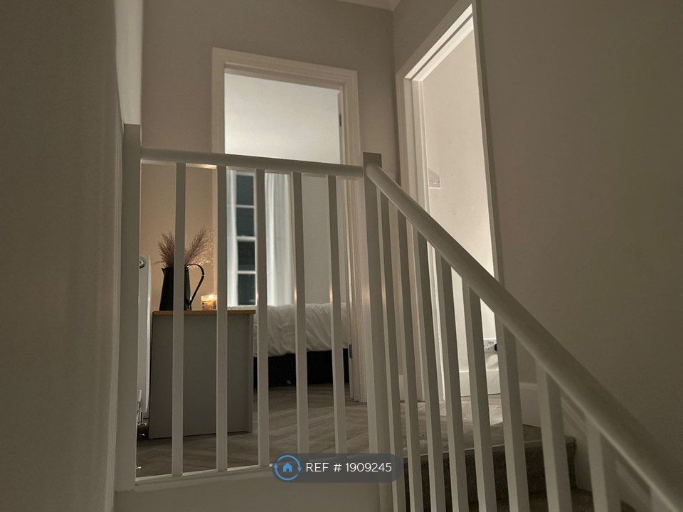 Property photo 3 of 25