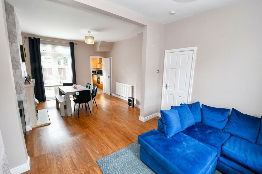 Property photo 2 of 17