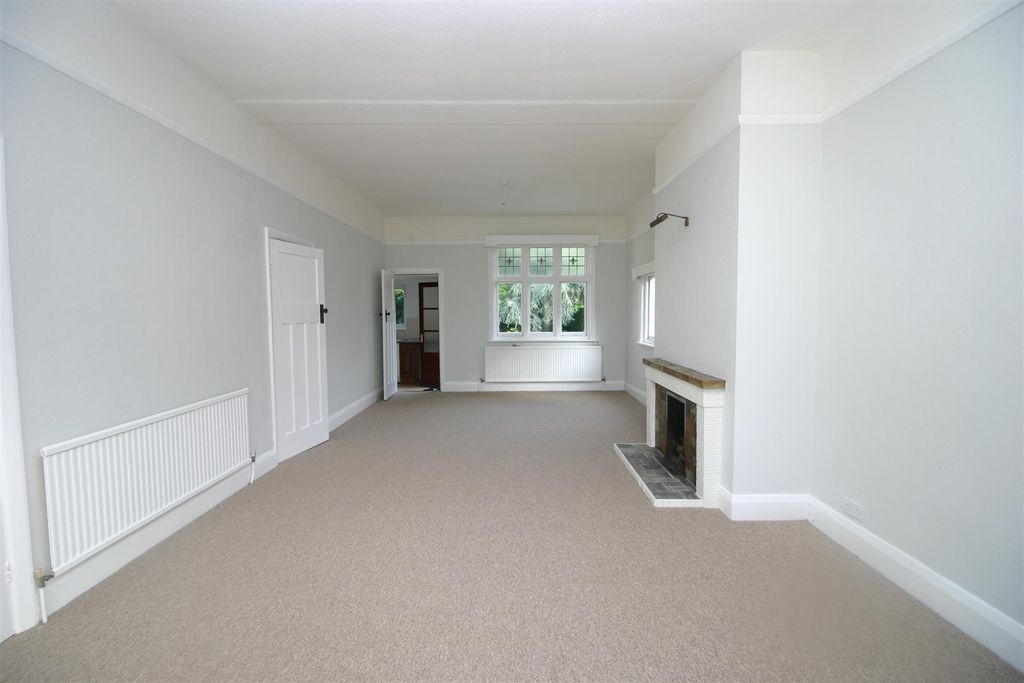 Property photo 3 of 25