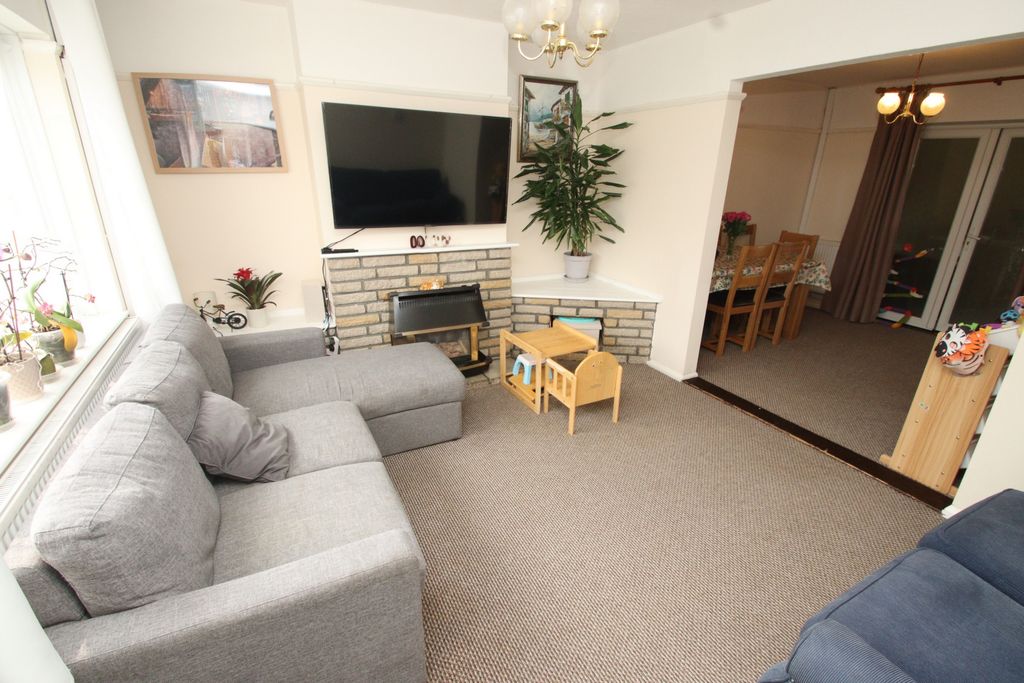 Property photo 2 of 19 Photo 27