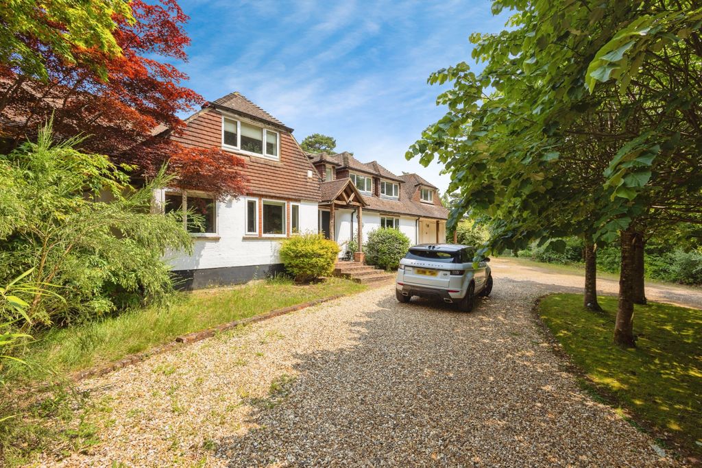 Property photo 2 of 21