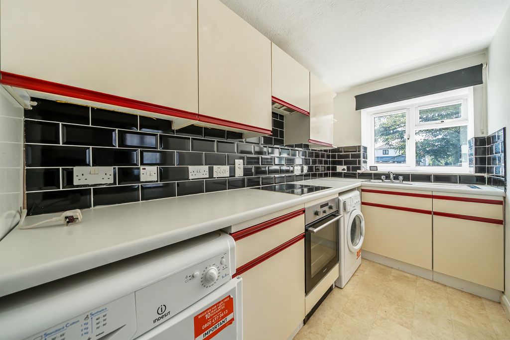 Property photo 2 of 13