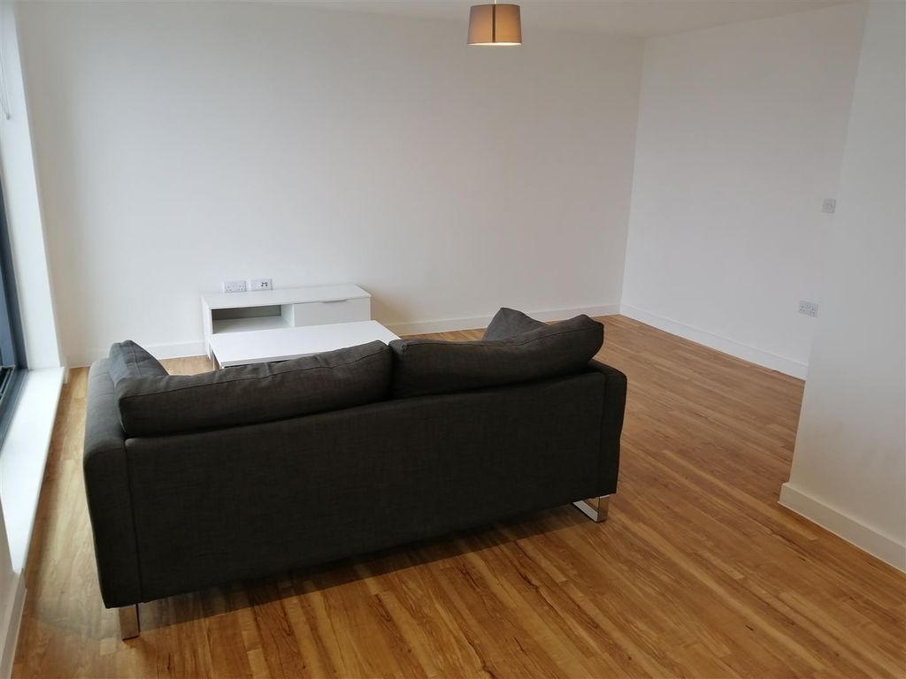 Property photo 3 of 42
