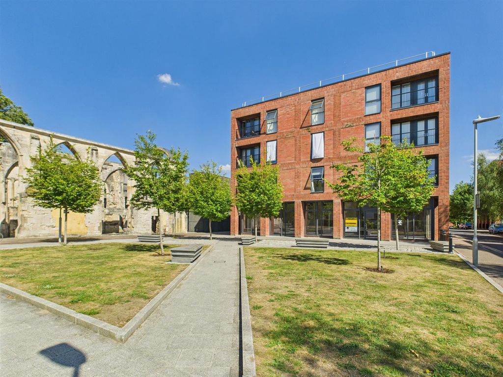 Property photo 1 of 11