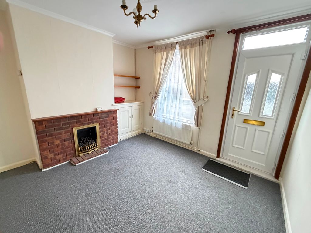 Property photo 2 of 8