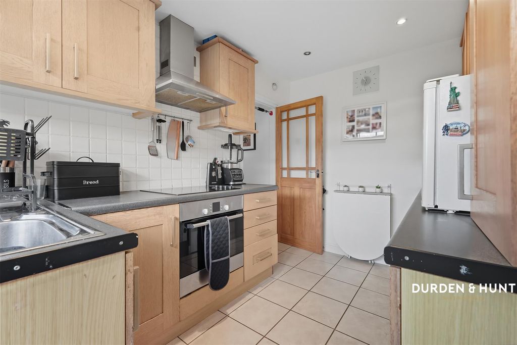 Property photo 3 of 11 Wych Elm Road