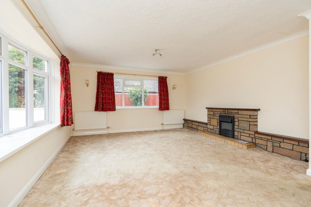 Property photo 2 of 19