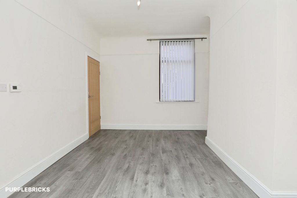Property photo 3 of 13 Dining / Family Room