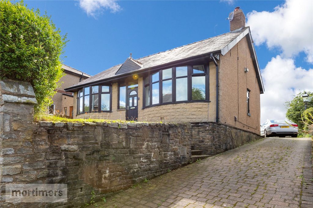 Property photo 1 of 20 Front External