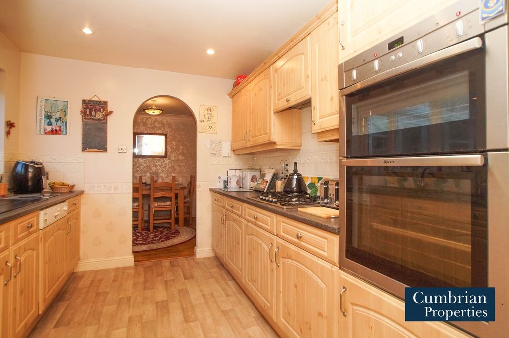 Property photo 2 of 29 Kitchen